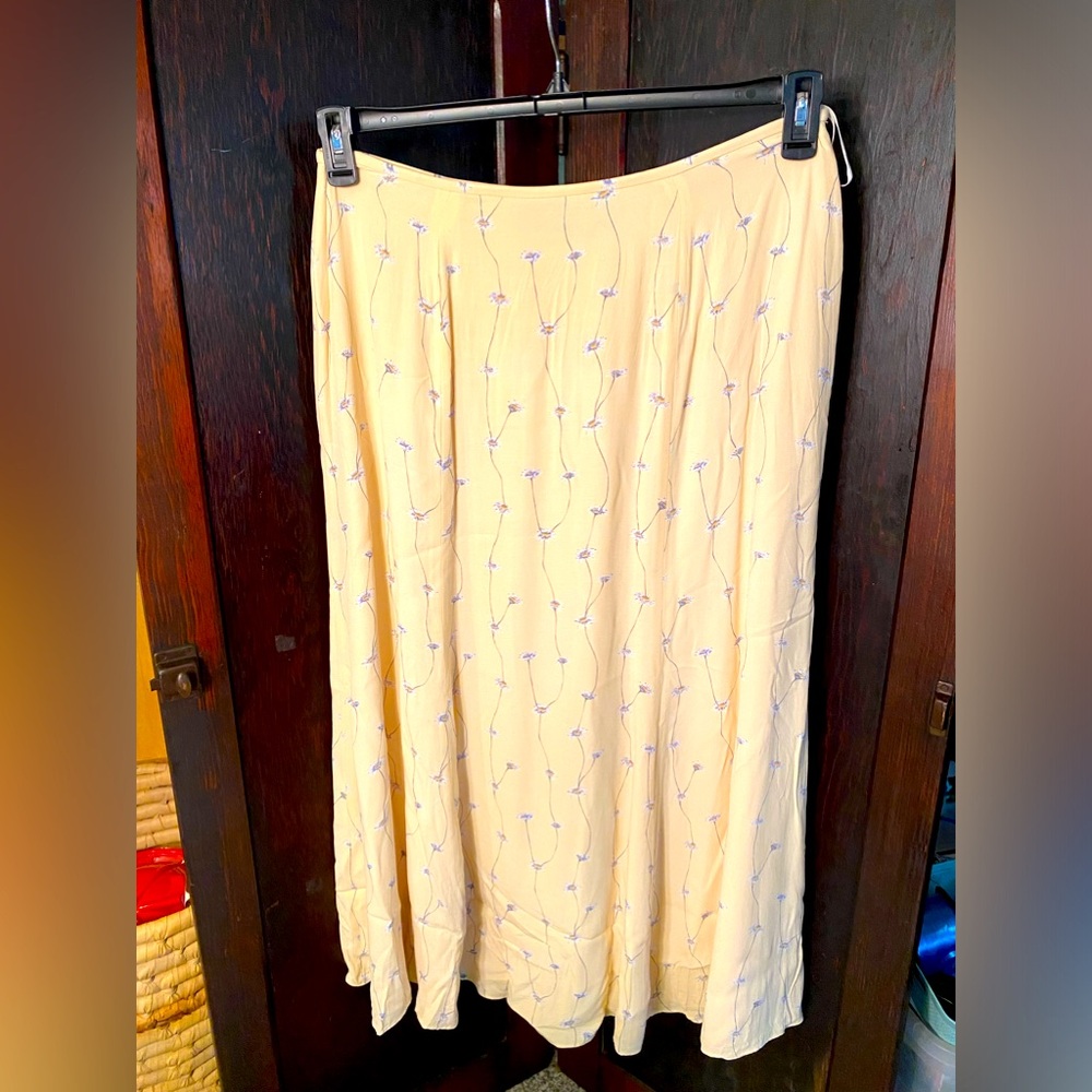 Liz Claiborne Collection..Full Length Skirt..Size 16